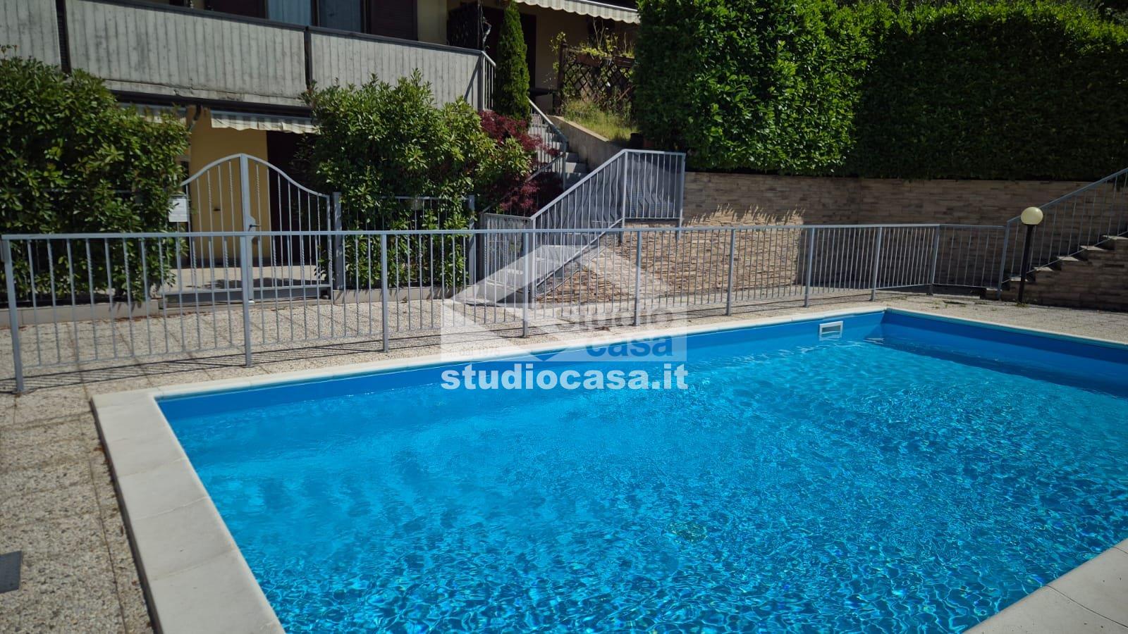 Villa a schiera in vendita a Riva di Solto
