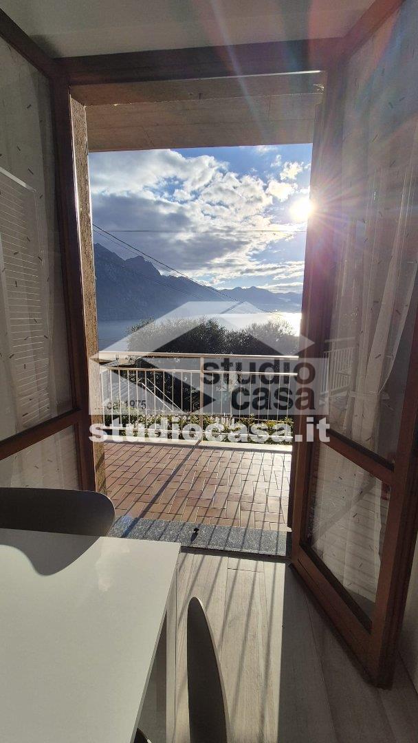 Appartamento in vendita a Riva di Solto