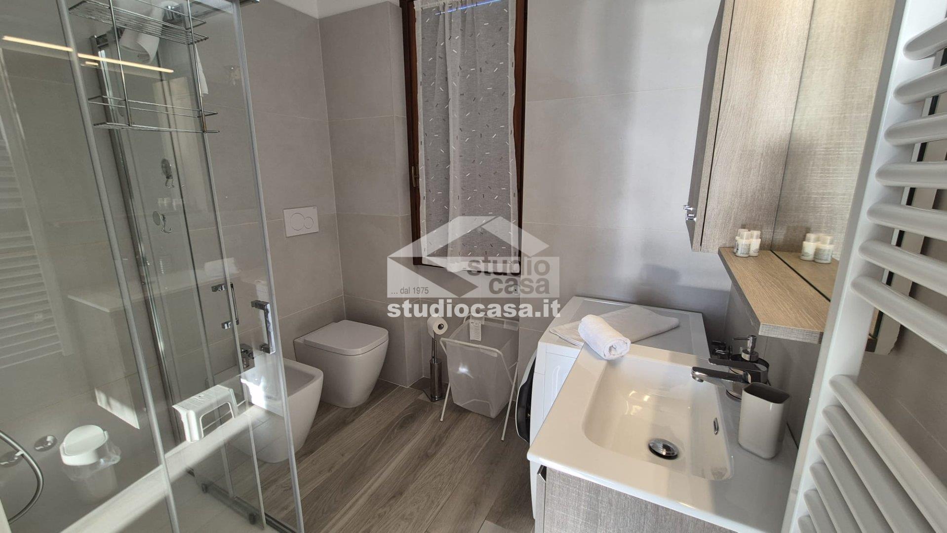 Appartamento in vendita a Riva di Solto
