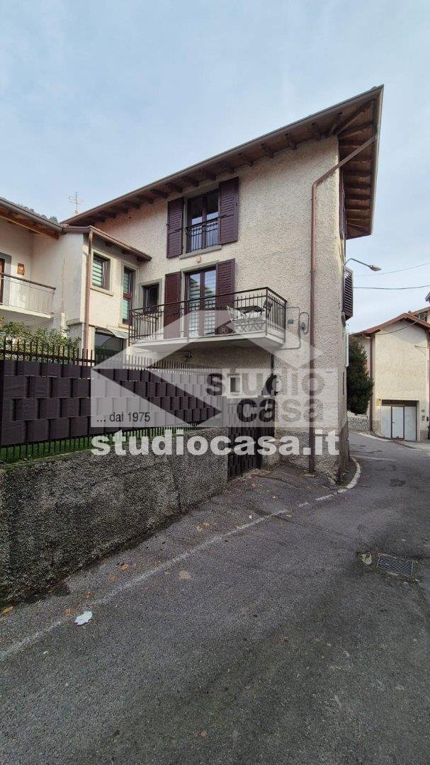 Casa Unifamiliare in vendita a Riva di Solto