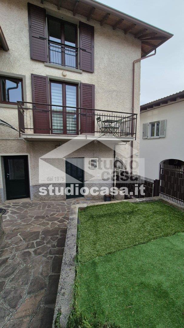 Casa Unifamiliare in vendita a Riva di Solto