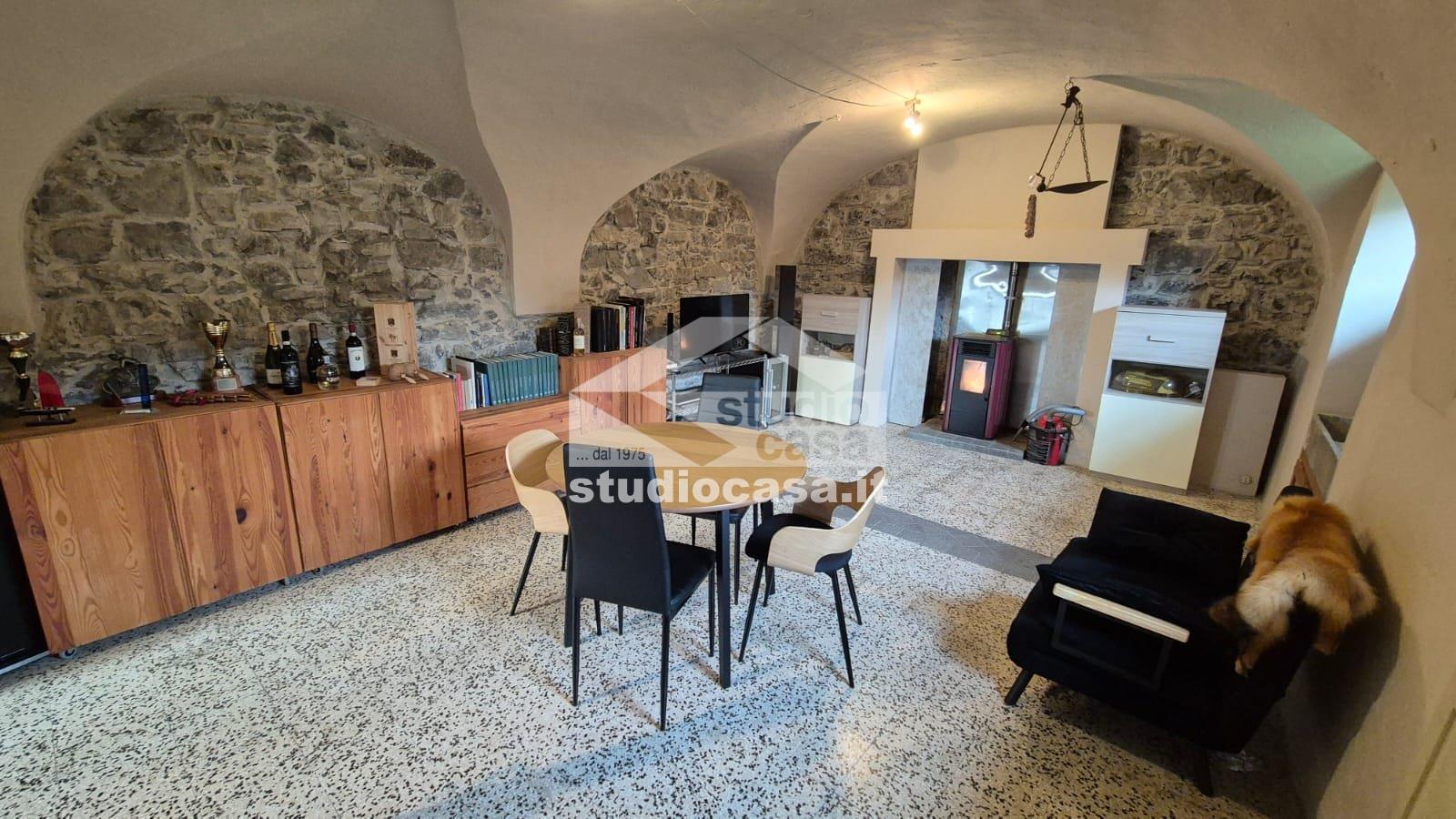 Casa Unifamiliare in vendita a Riva di Solto