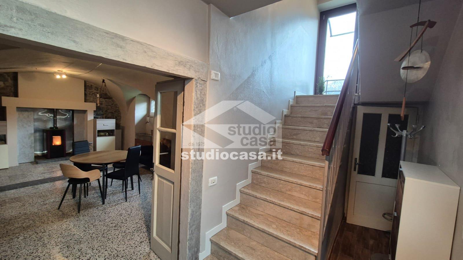 Casa Unifamiliare in vendita a Riva di Solto