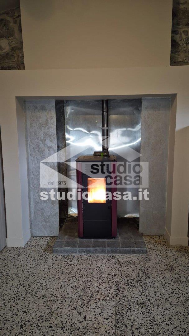 Casa Unifamiliare in vendita a Riva di Solto
