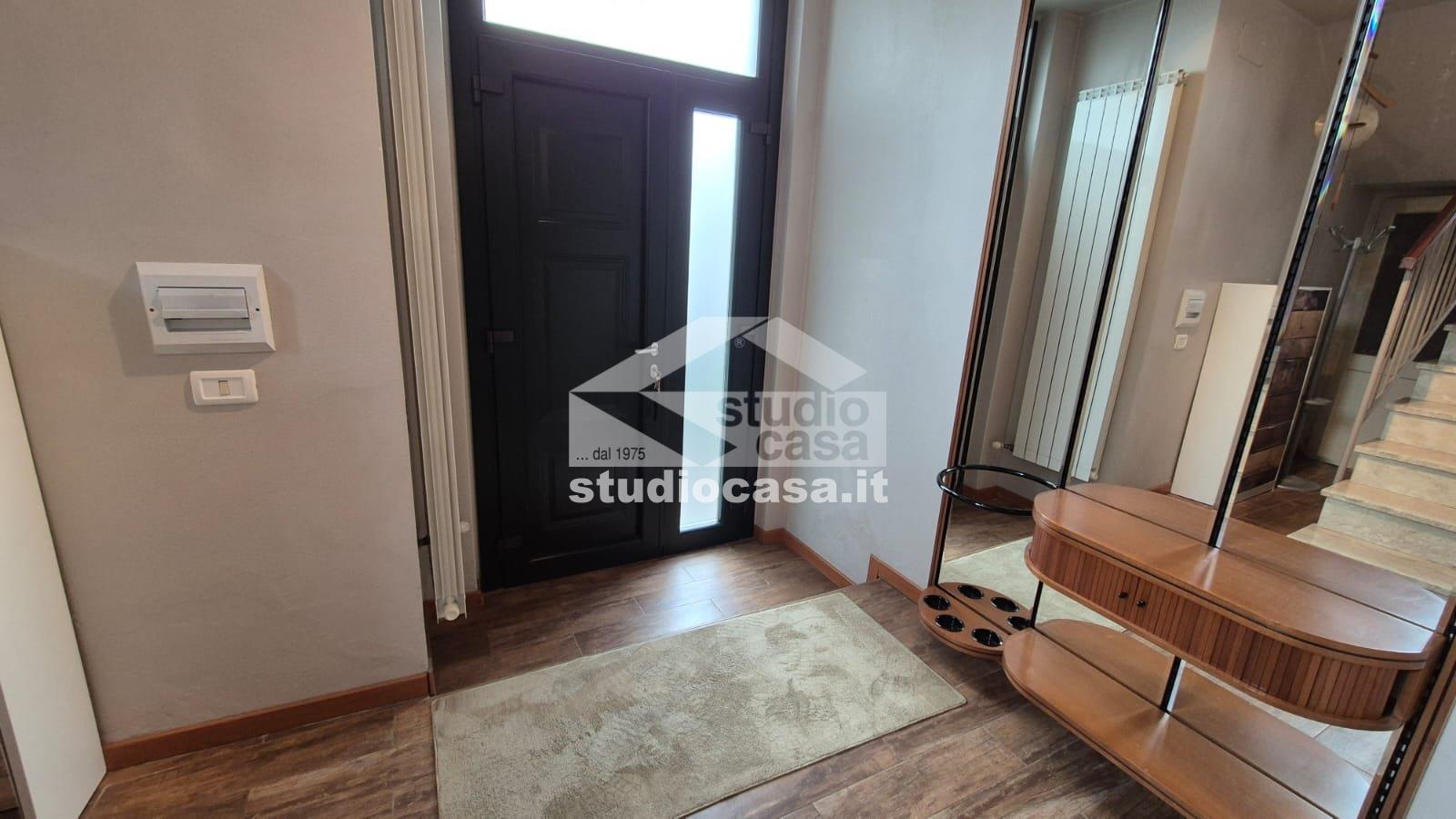 Casa Unifamiliare in vendita a Riva di Solto