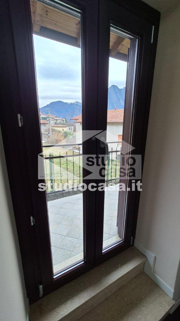 Casa Unifamiliare in vendita a Riva di Solto