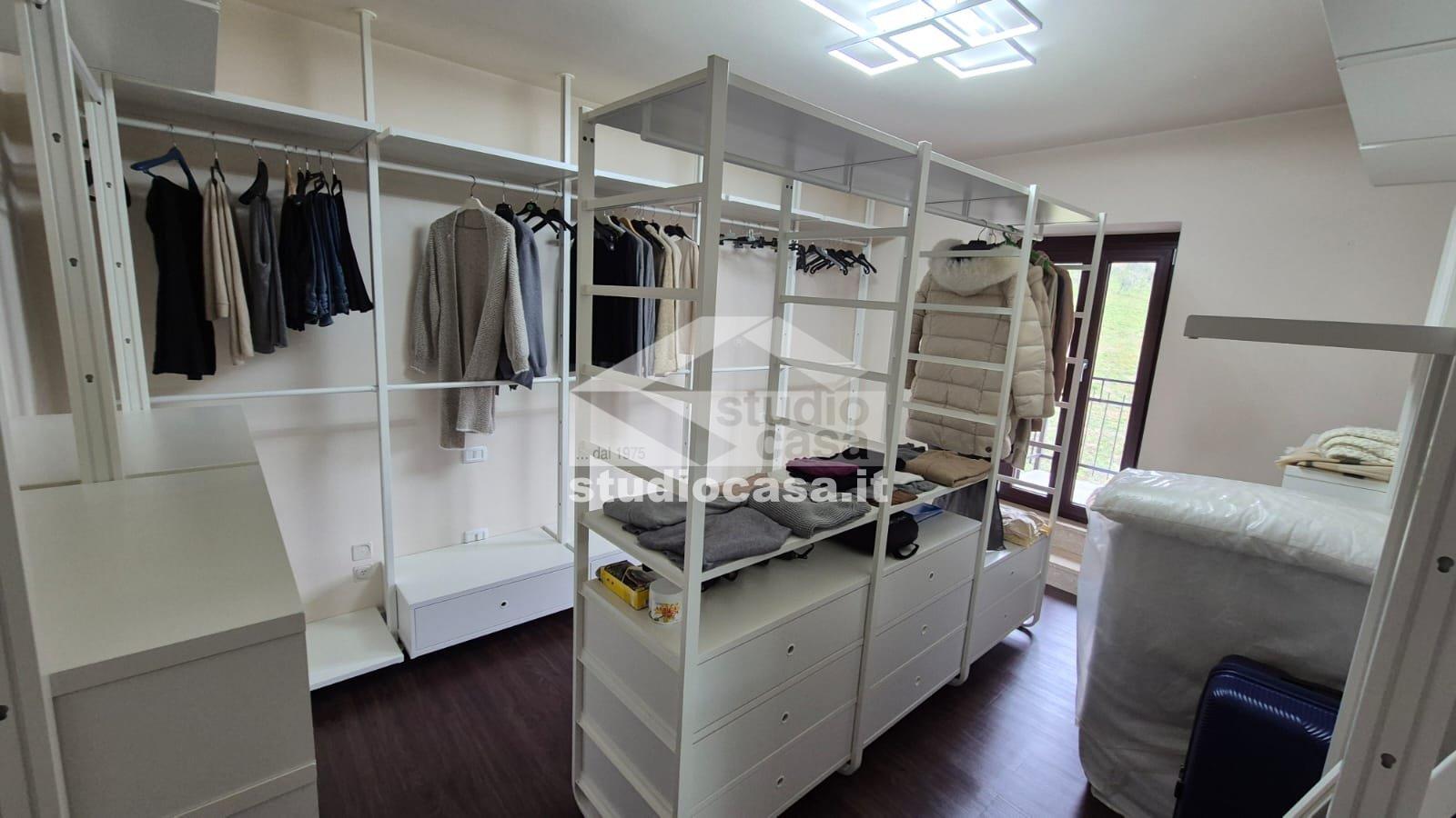 Casa Unifamiliare in vendita a Riva di Solto