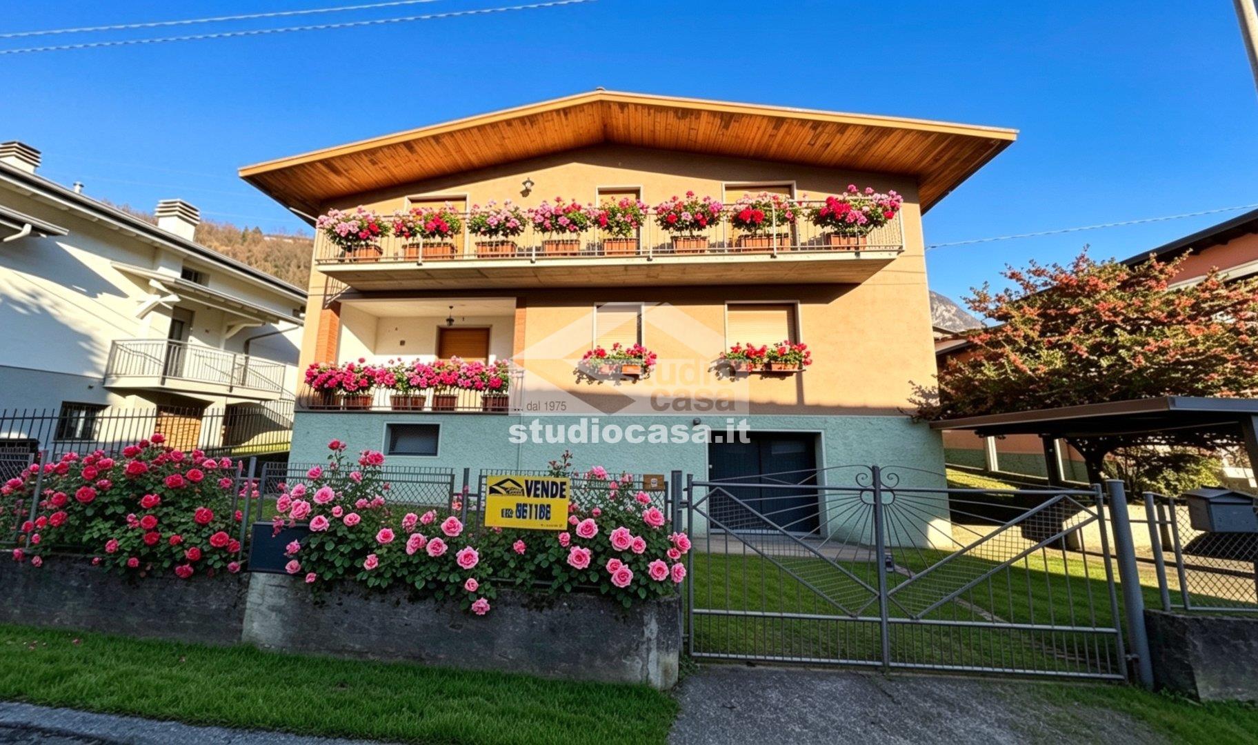 Casa Unifamiliare in vendita a Costa Volpino