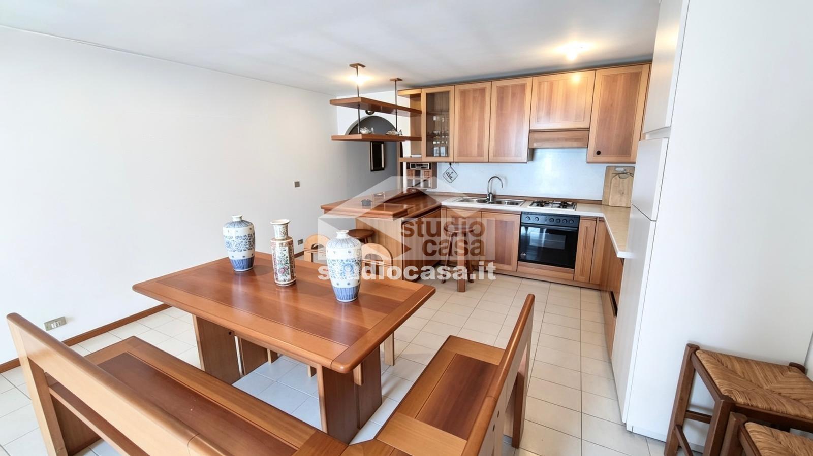 Appartamento in vendita a Riva di Solto