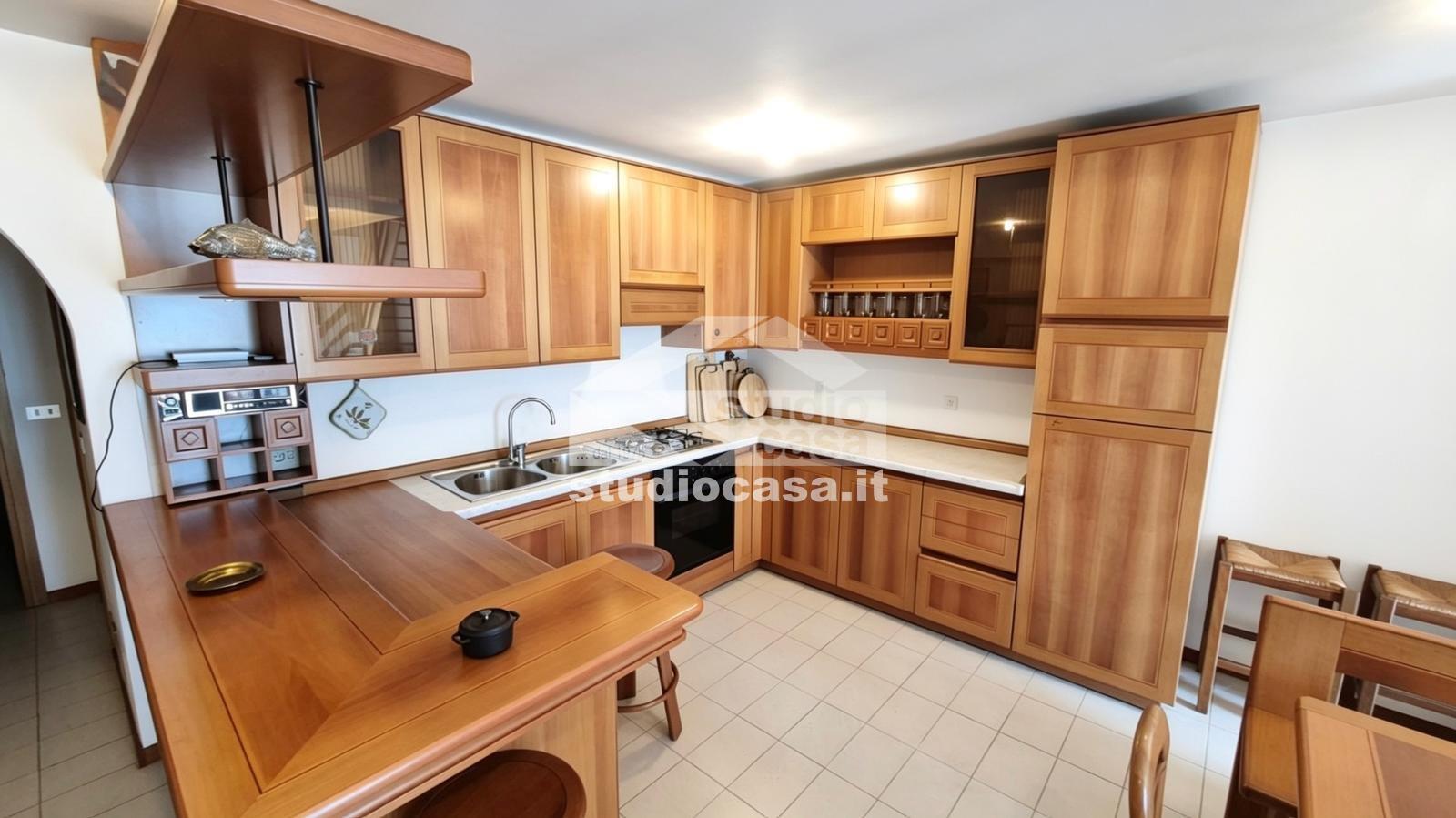 Appartamento in vendita a Riva di Solto