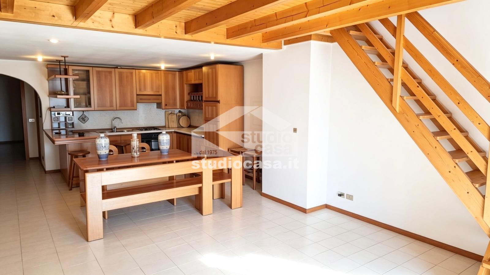 Appartamento in vendita a Riva di Solto