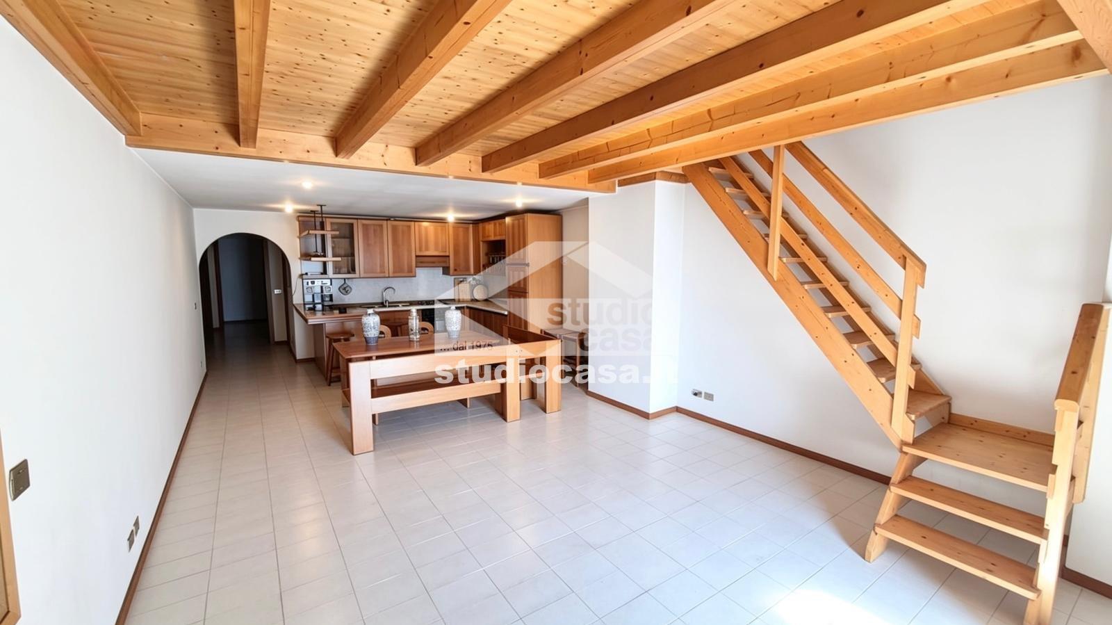 Appartamento in vendita a Riva di Solto
