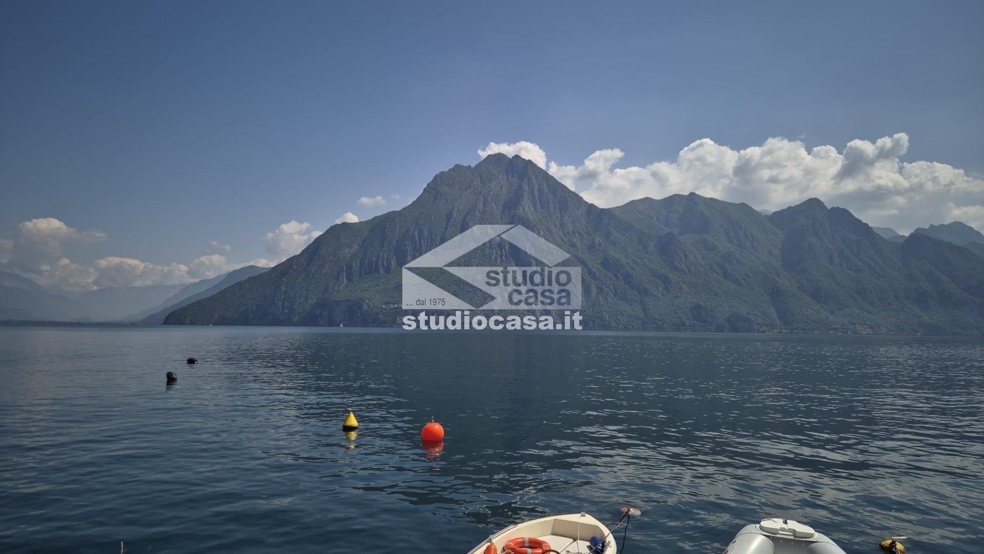 Appartamento in vendita a Riva di Solto
