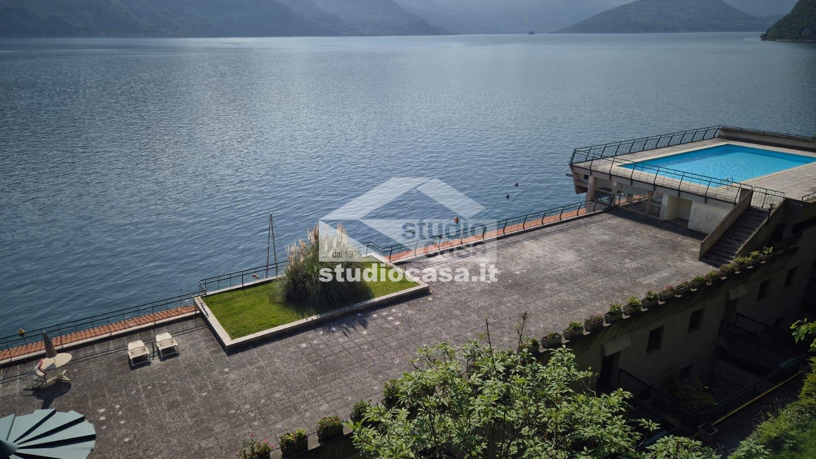 Appartamento in vendita a Riva di Solto