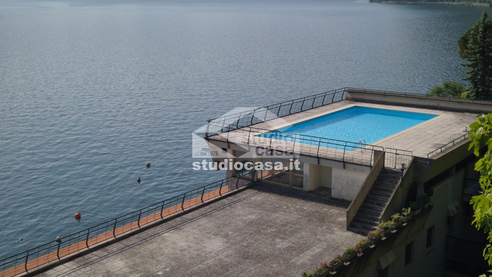 Appartamento in vendita a Riva di Solto