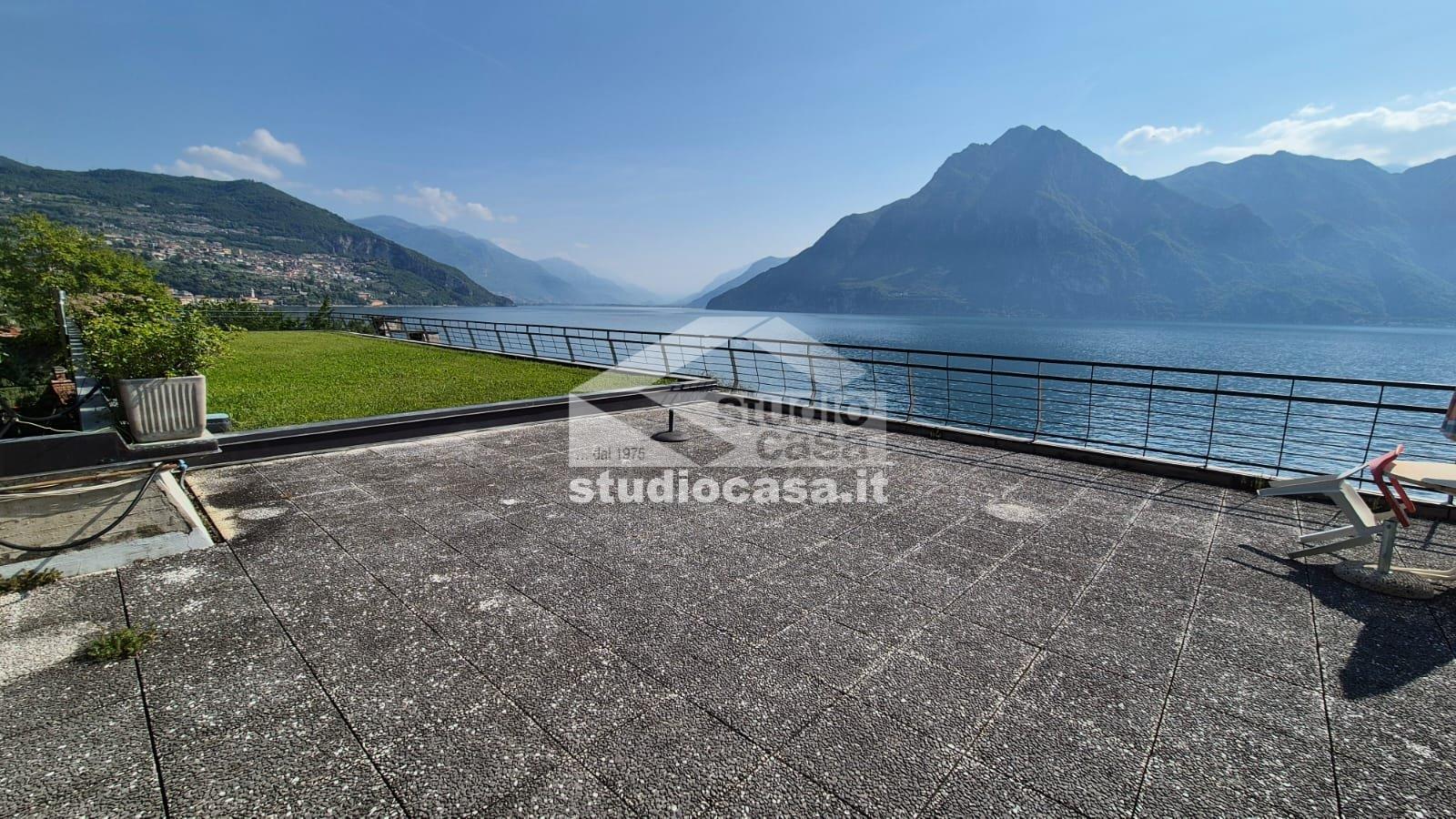 Appartamento in vendita a Riva di Solto