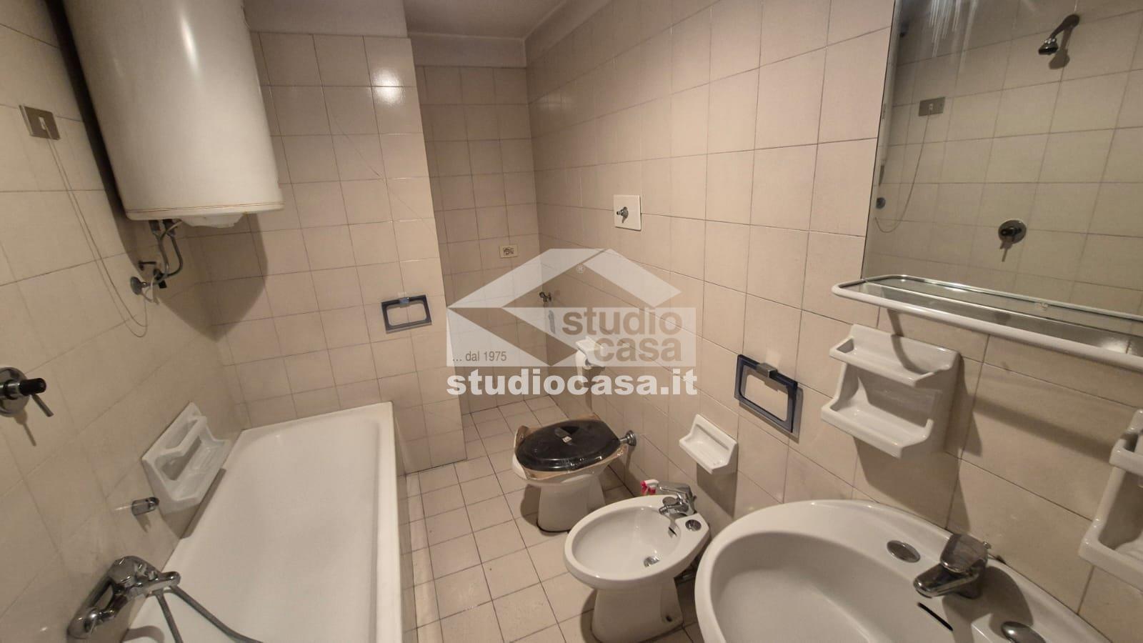 Appartamento in vendita a Riva di Solto