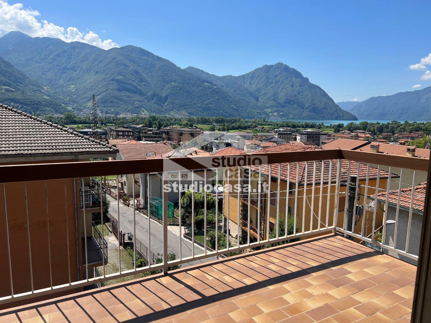 Appartamento in vendita a Costa Volpino