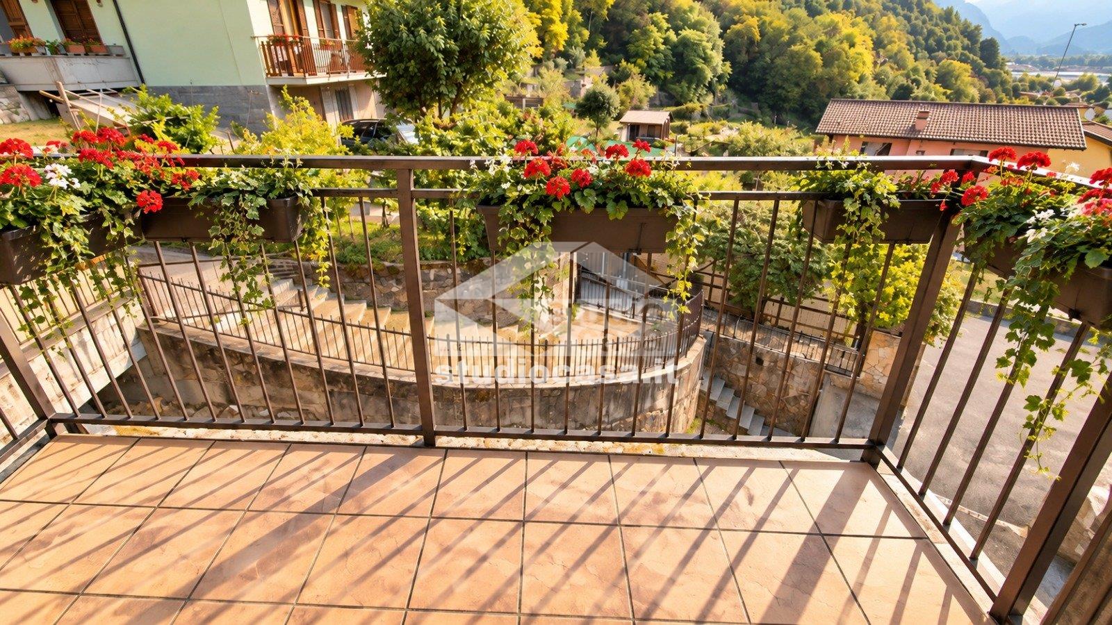 Appartamento in vendita a Rogno
