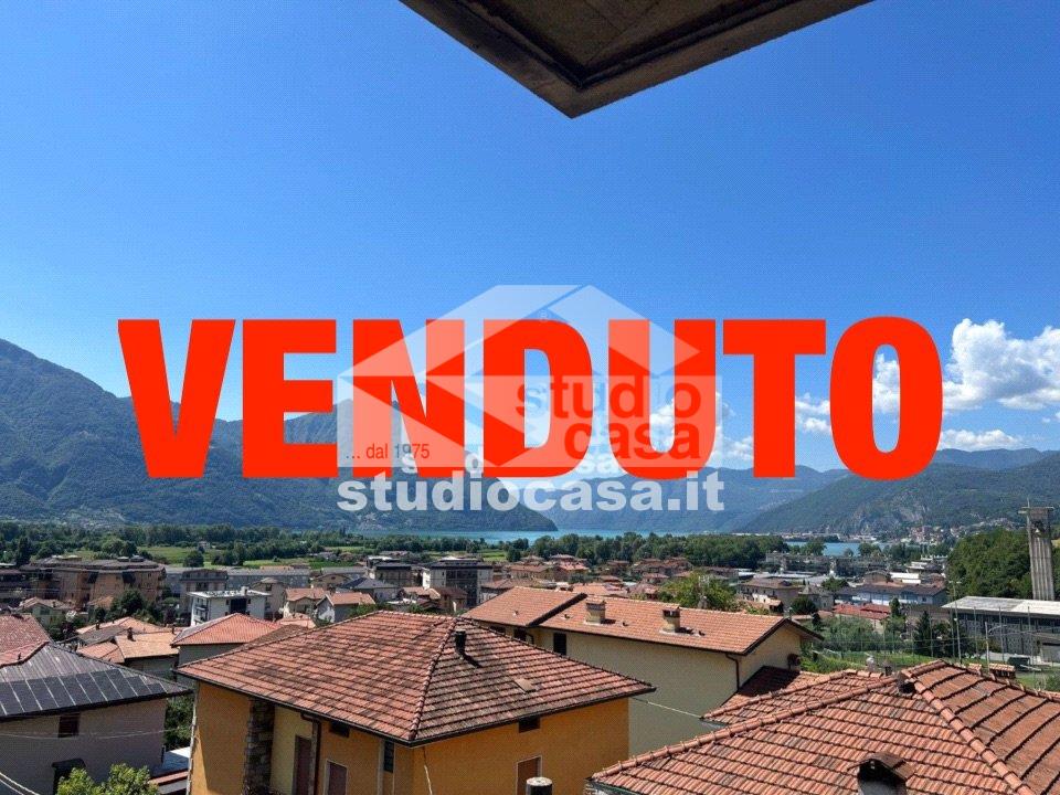 Appartamento in vendita a Costa Volpino