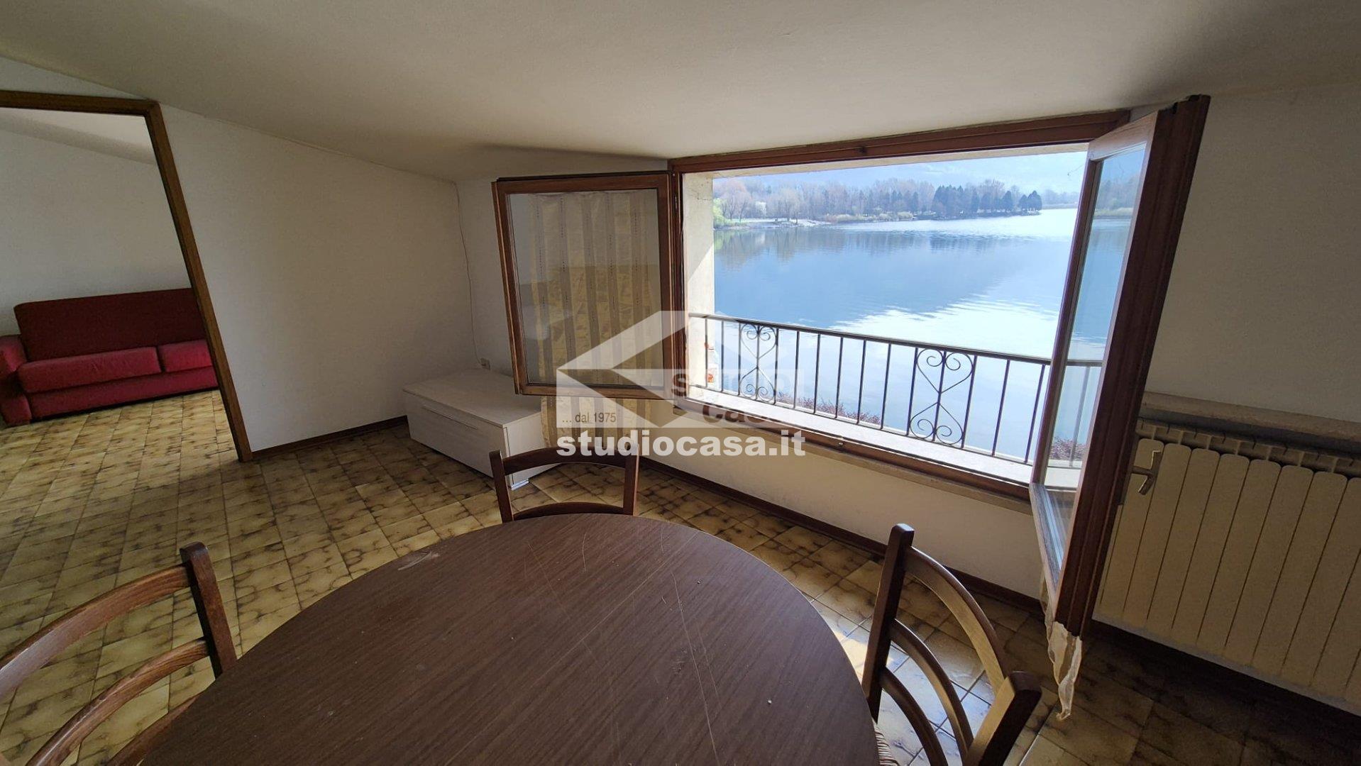 Attico in vendita a Costa Volpino