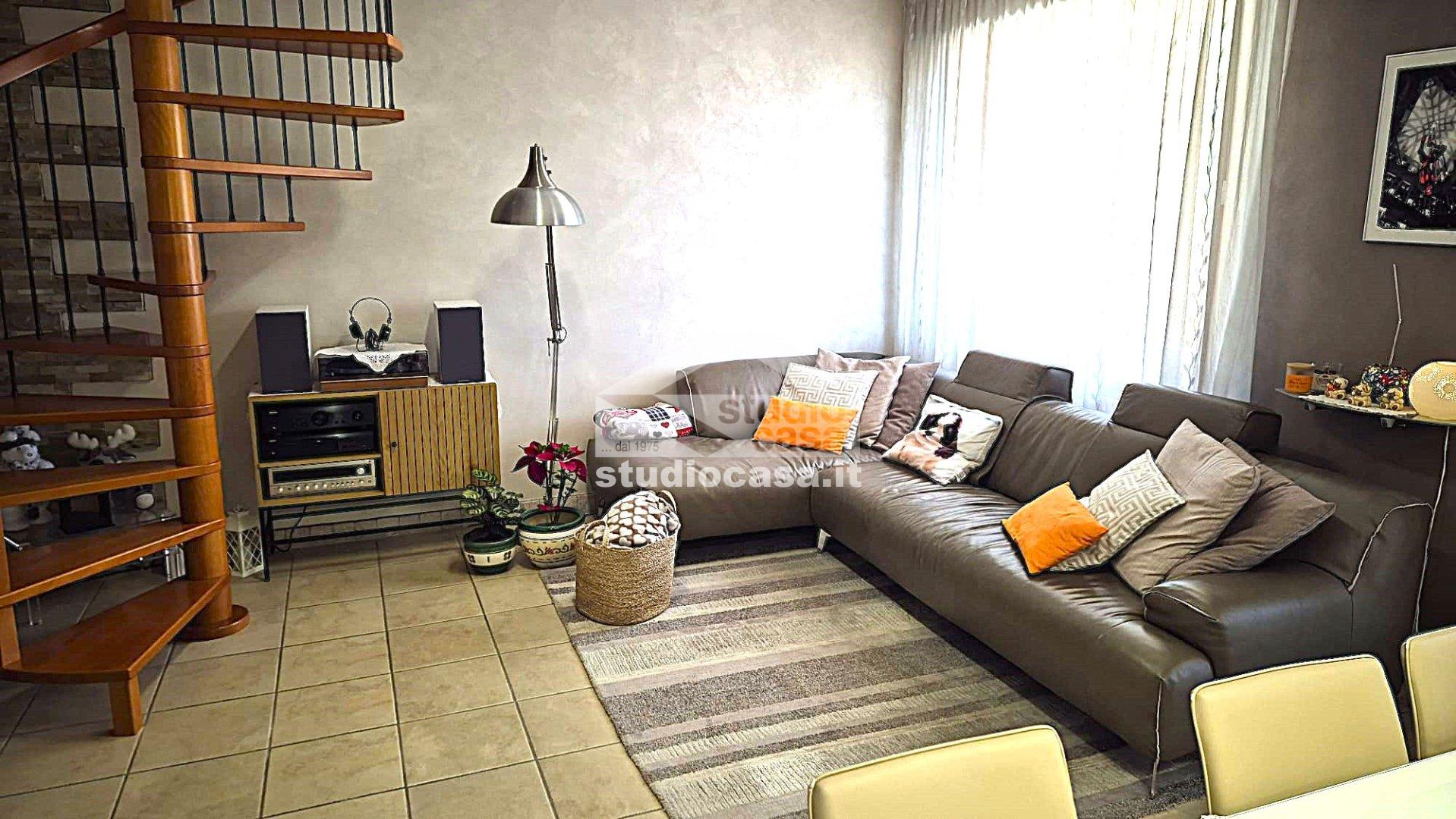 Appartamento in vendita a Costa Volpino