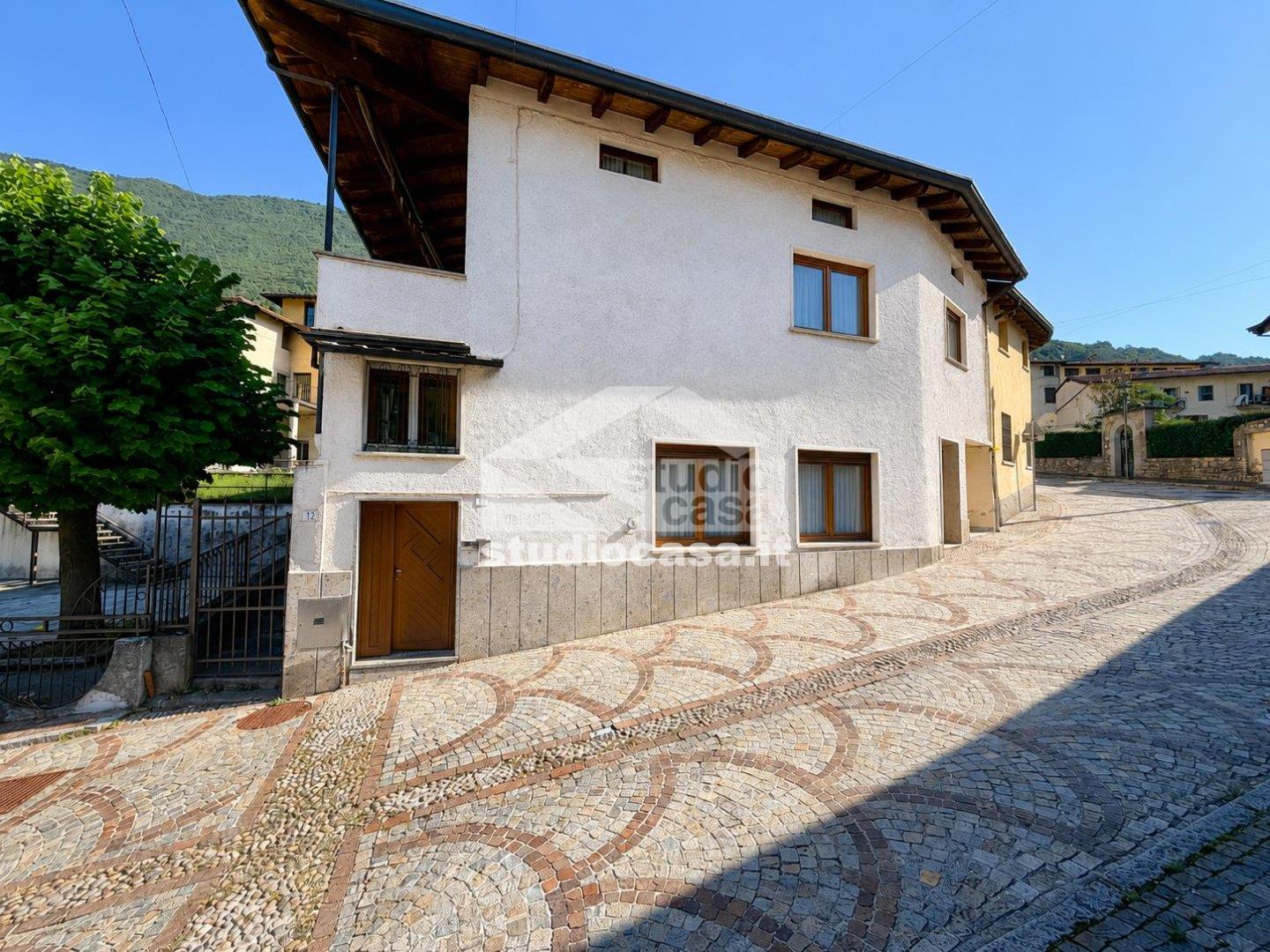 Casa Unifamiliare in vendita a Endine Gaiano