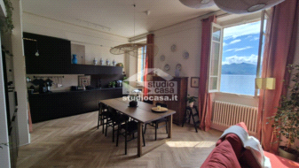 Appartamento in vendita a Riva di Solto