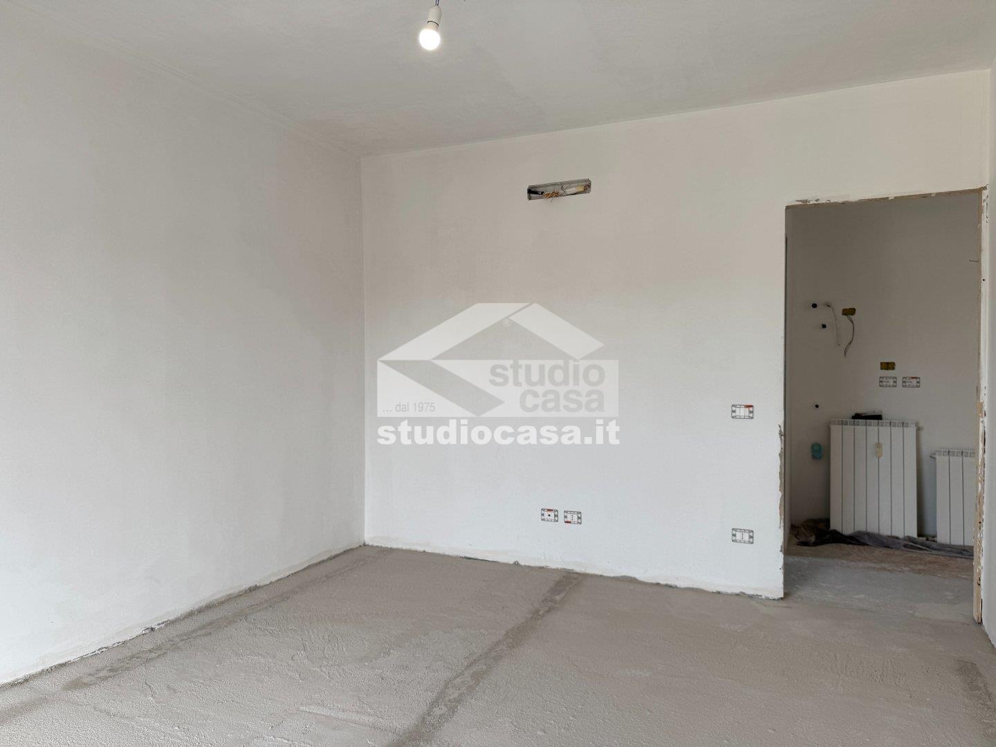 Appartamento in vendita a Carugo