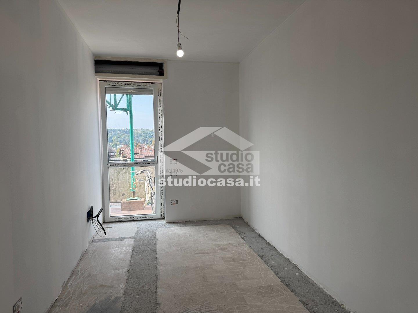 Appartamento in vendita a Carugo