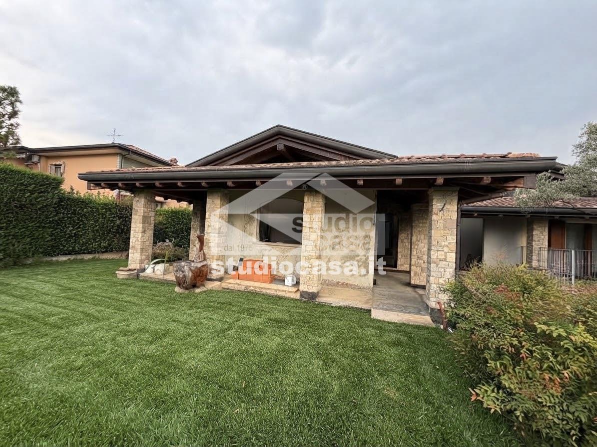 Villa Bifamiliare in vendita a Calusco d