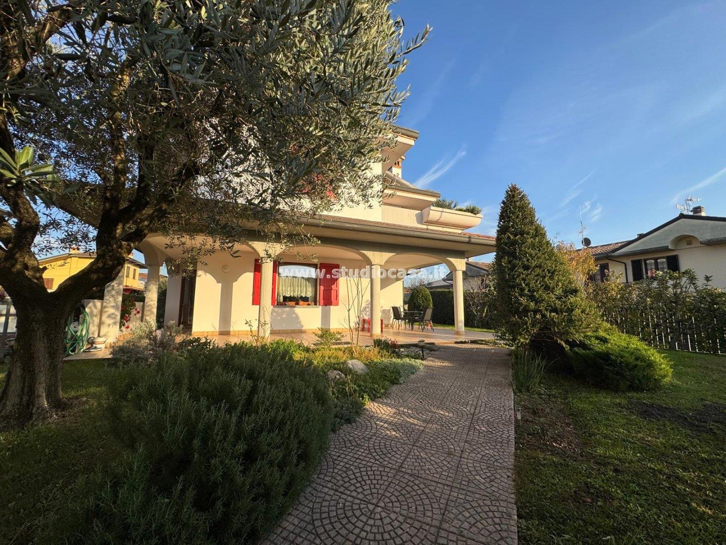 Villa Bifamiliare in vendita a Terno d