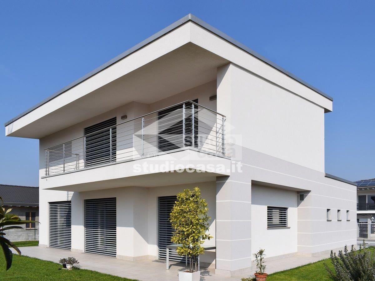 Villa Unifamiliare in vendita a Sotto il Monte Giovanni XXIII