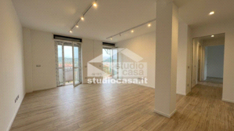 Appartamento in vendita a Carugo