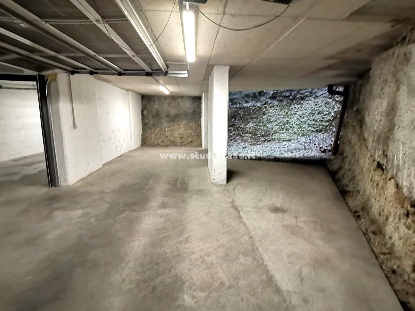 Box / Autorimessa in vendita a Rovereto