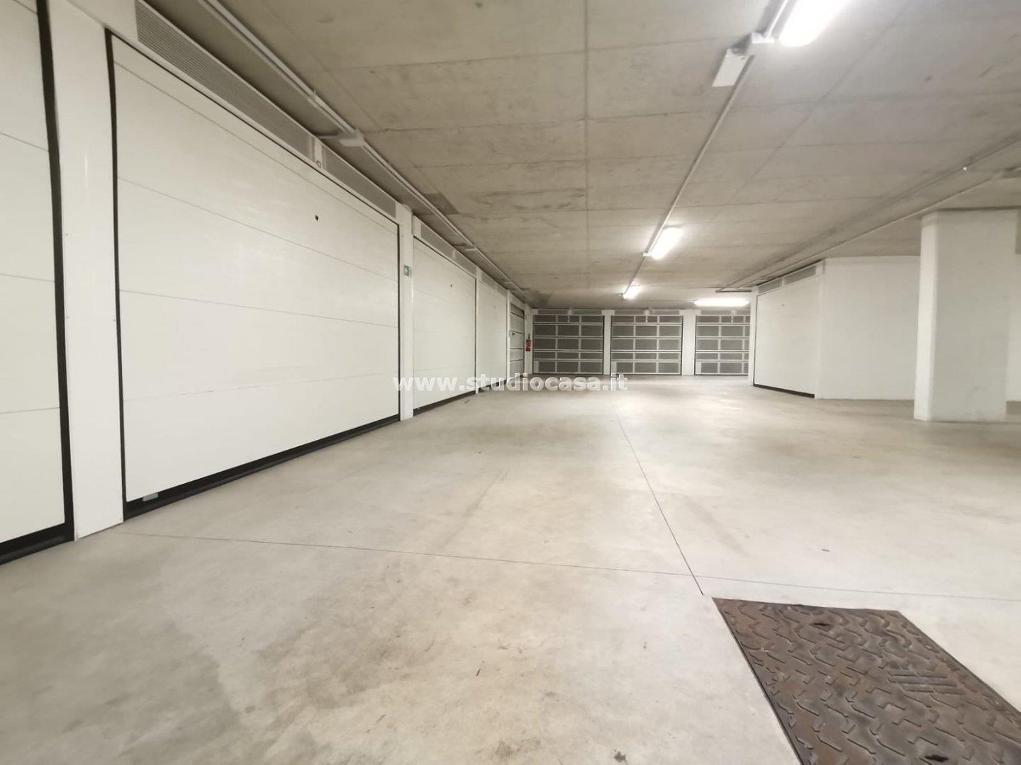 Box / Autorimessa in vendita a Rovereto