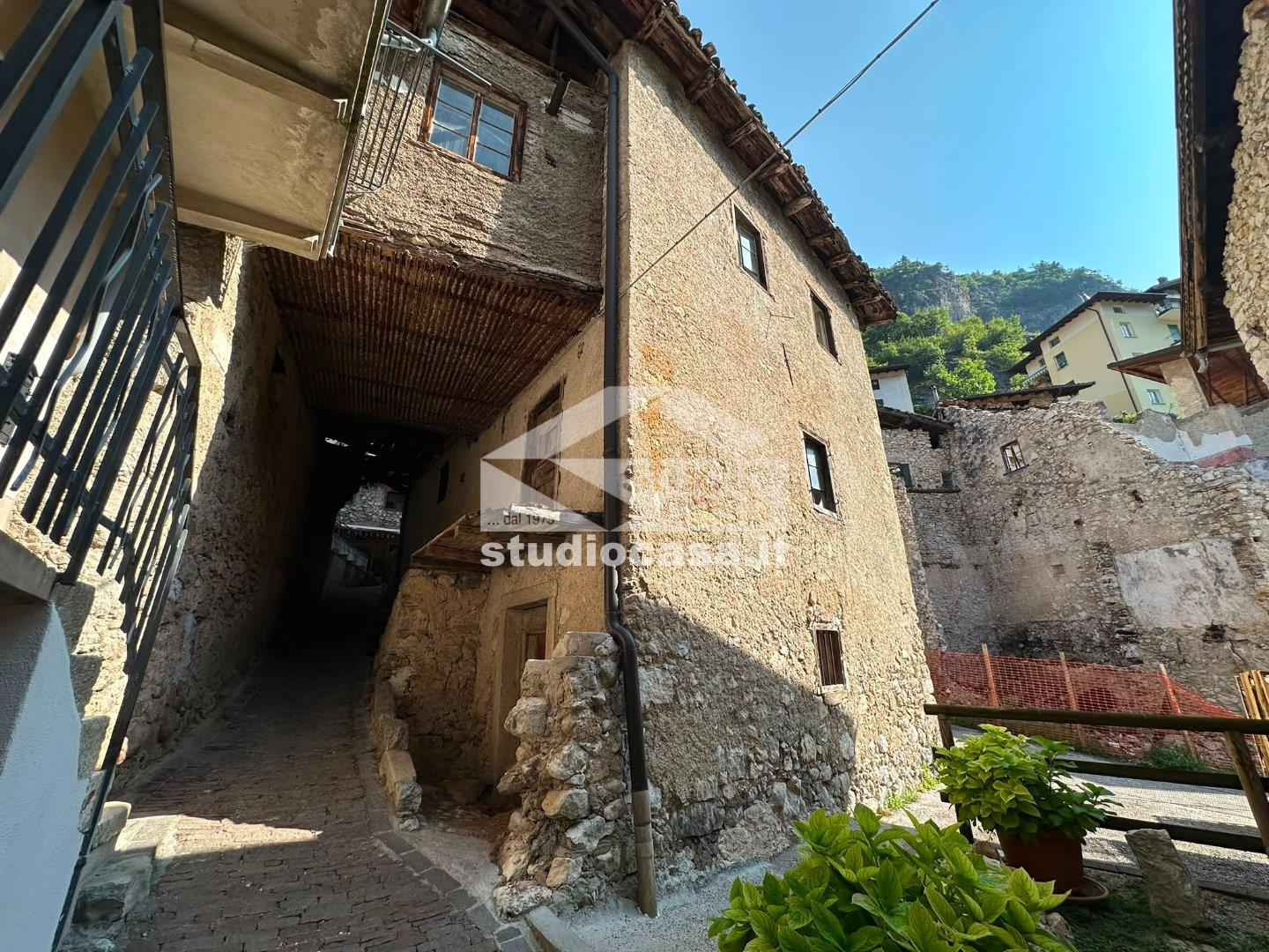 Casa Rustica in vendita a Terragnolo