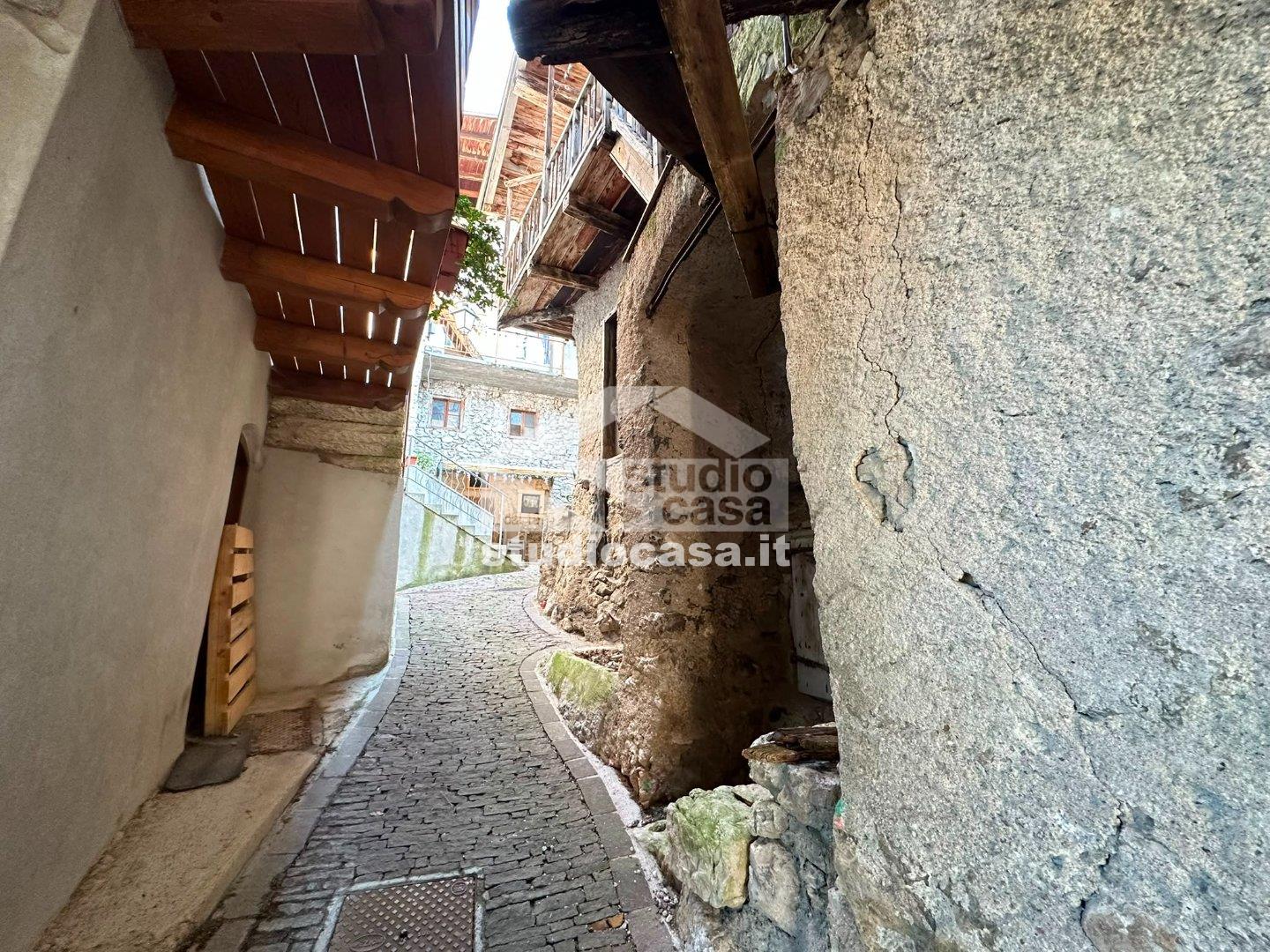 Casa Rustica in vendita a Terragnolo