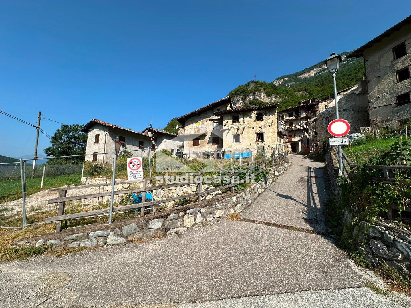Casa Rustica in vendita a Terragnolo