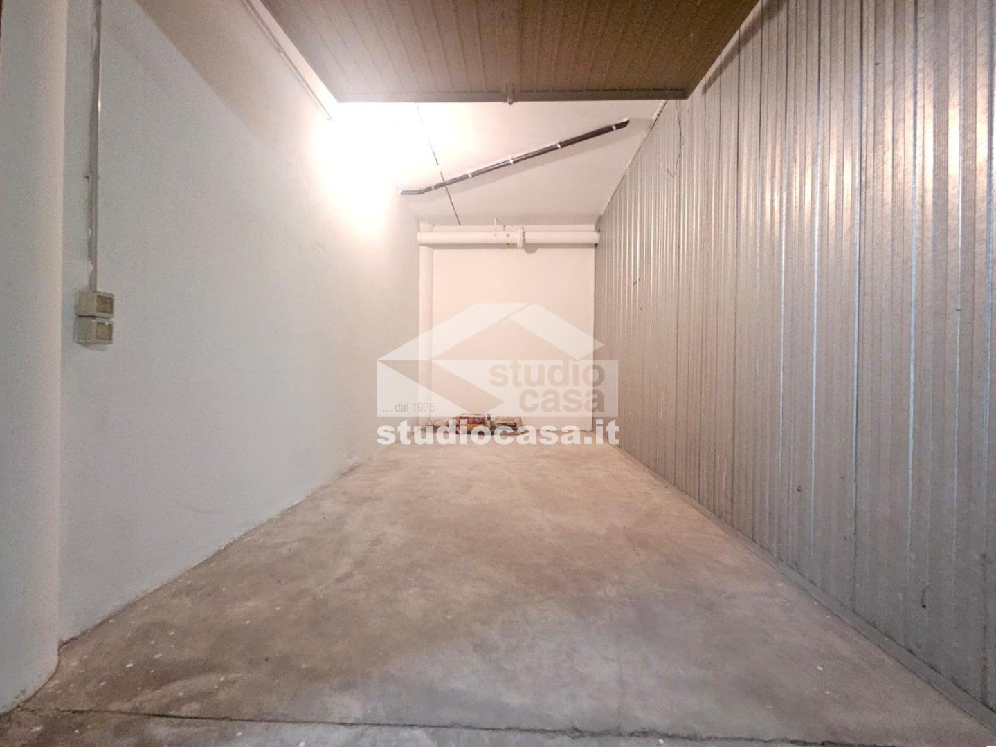 Box / Autorimessa in vendita a Rovereto