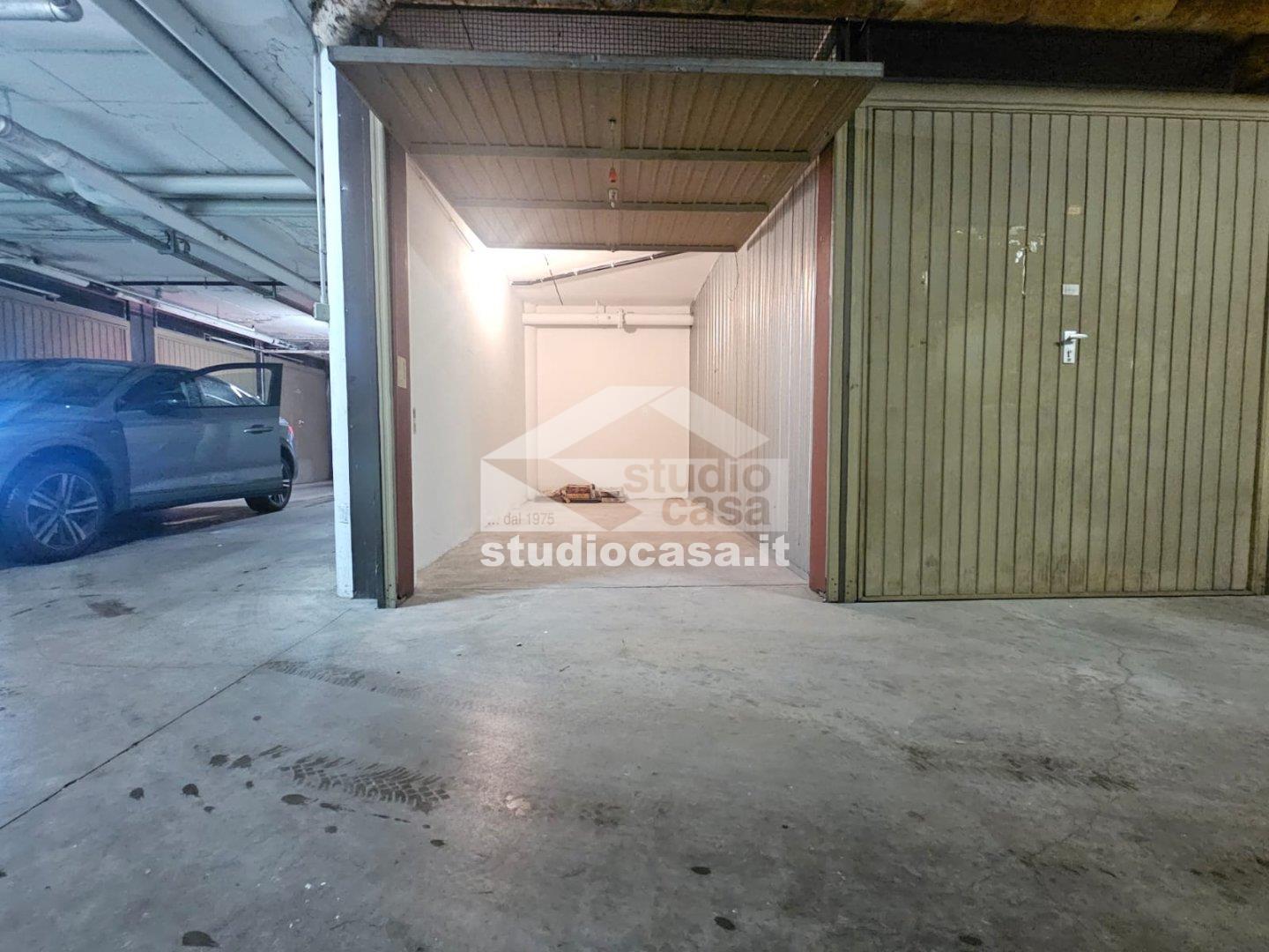 Box / Autorimessa in vendita a Rovereto