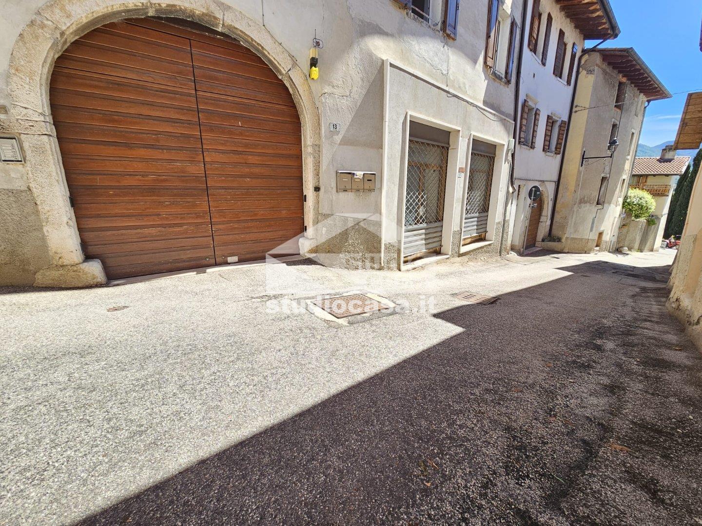 Box / Autorimessa in vendita a Isera