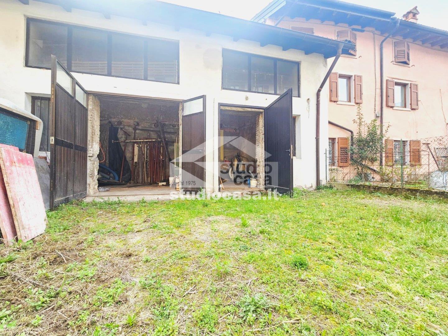 Box / Autorimessa in vendita a Rovereto