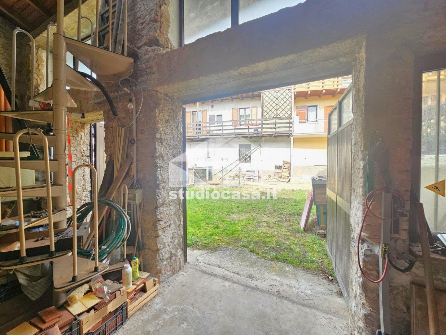 Box / Autorimessa in vendita a Rovereto