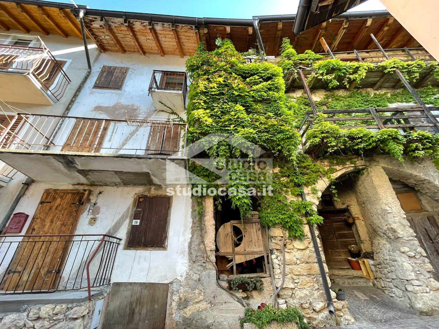 Casa Rustica in vendita a Rovereto