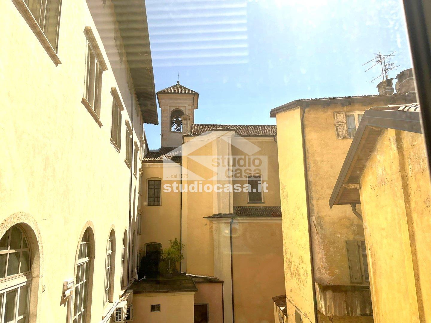 Stanza in Appartamento in affitto a Rovereto