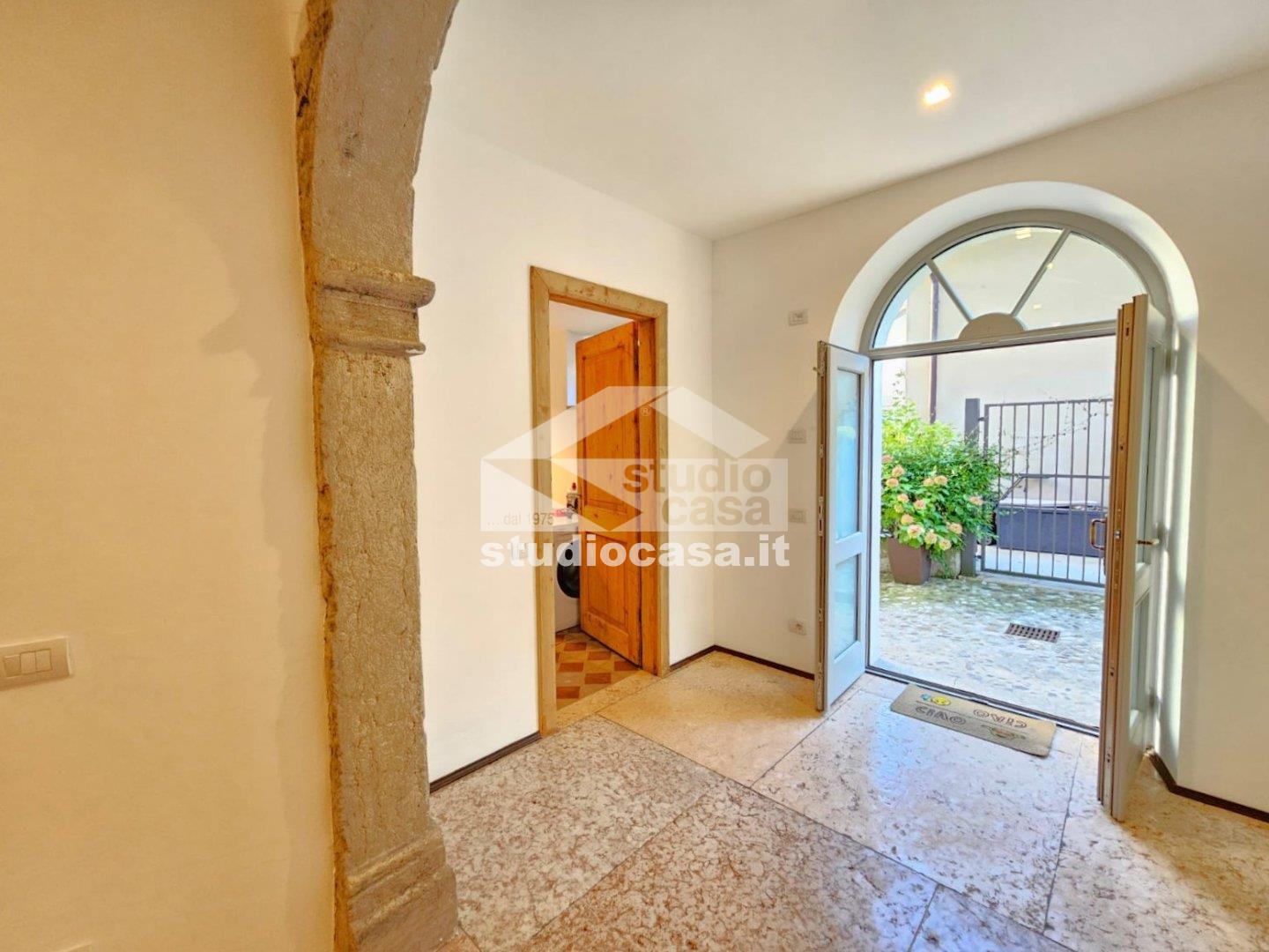 Stanza in Appartamento in affitto a Rovereto