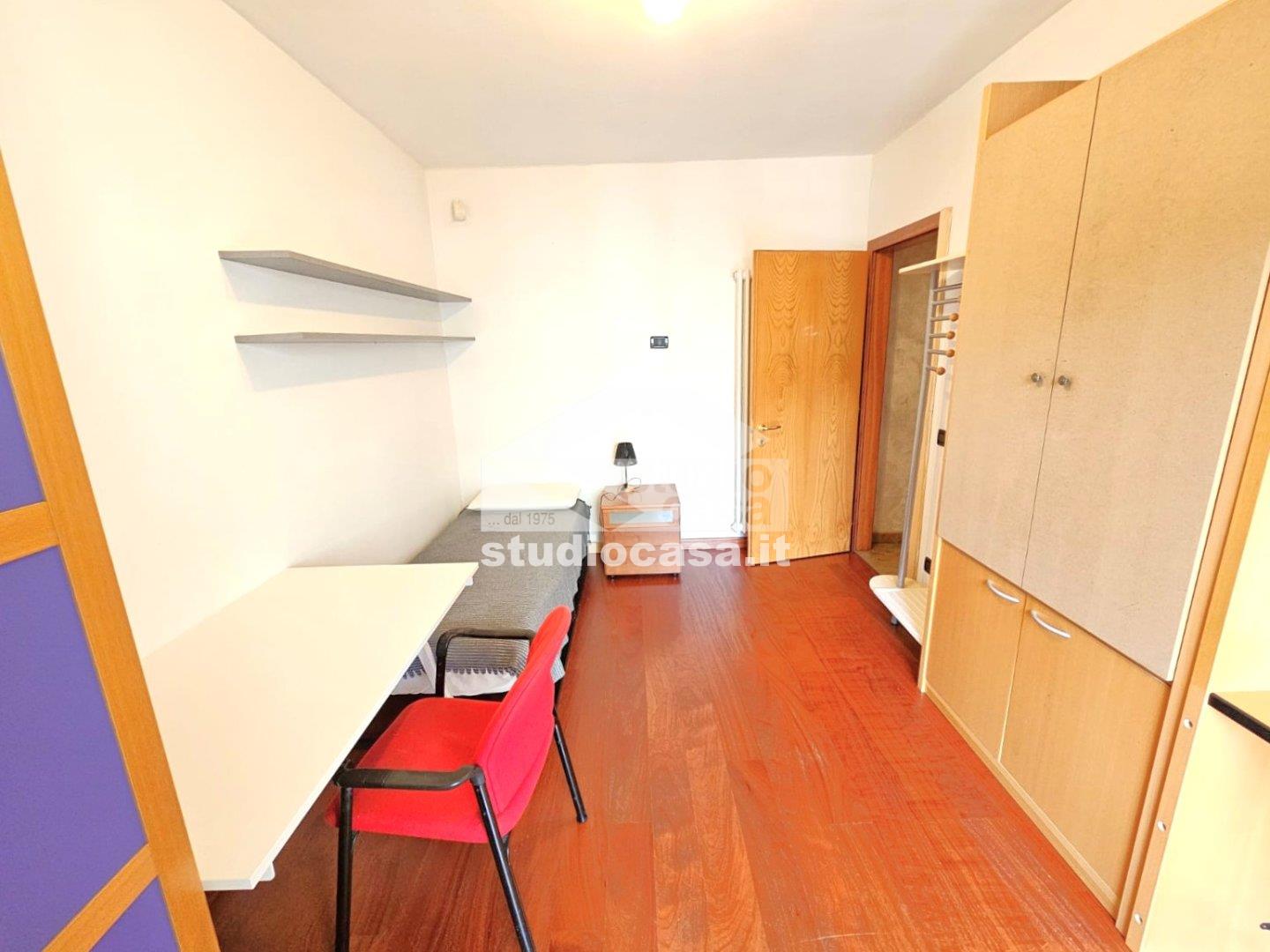 Stanza in Appartamento in affitto a Rovereto