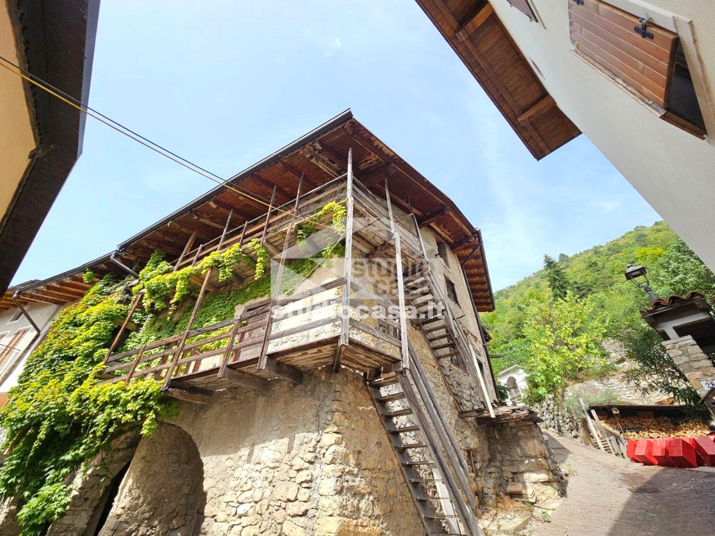 Casa Rustica in vendita a Rovereto
