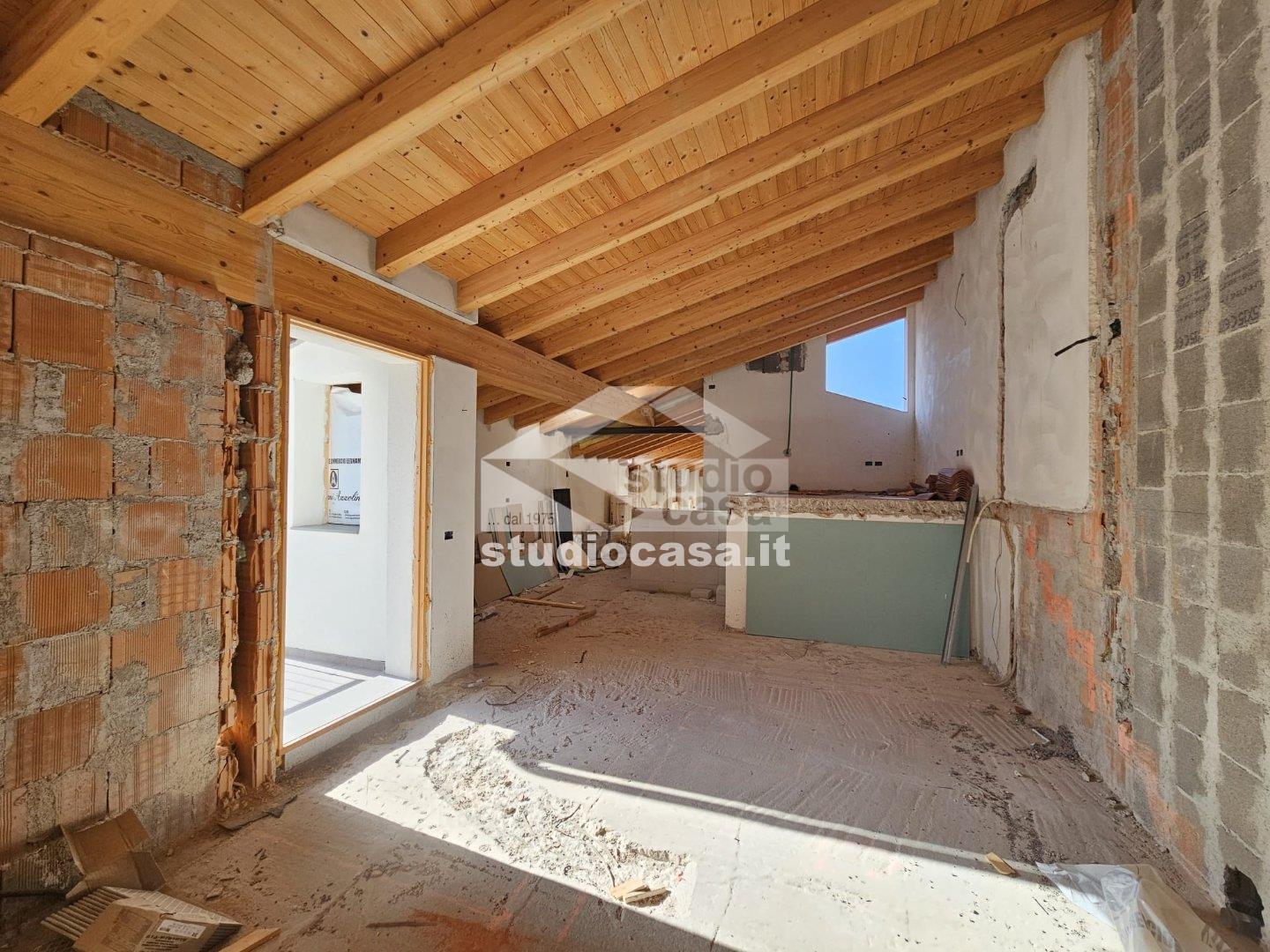 Attico in vendita a Nomi